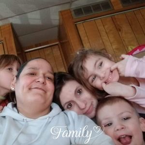 Meet your Posher, Alyson